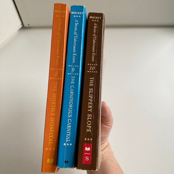 A Series of Unfortunate Events‎ Books 8, 9, 10 Paperback Lemony Snicket Netflix - Picture 2 of 2